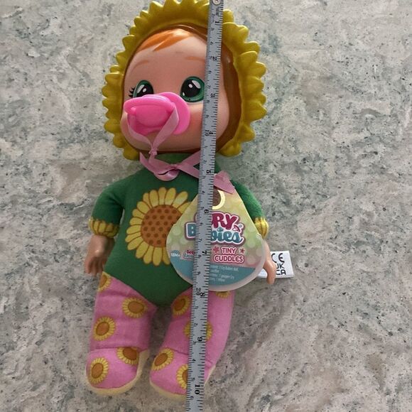 Cry Babies Tiny Cuddles  - Picture 7 of 7